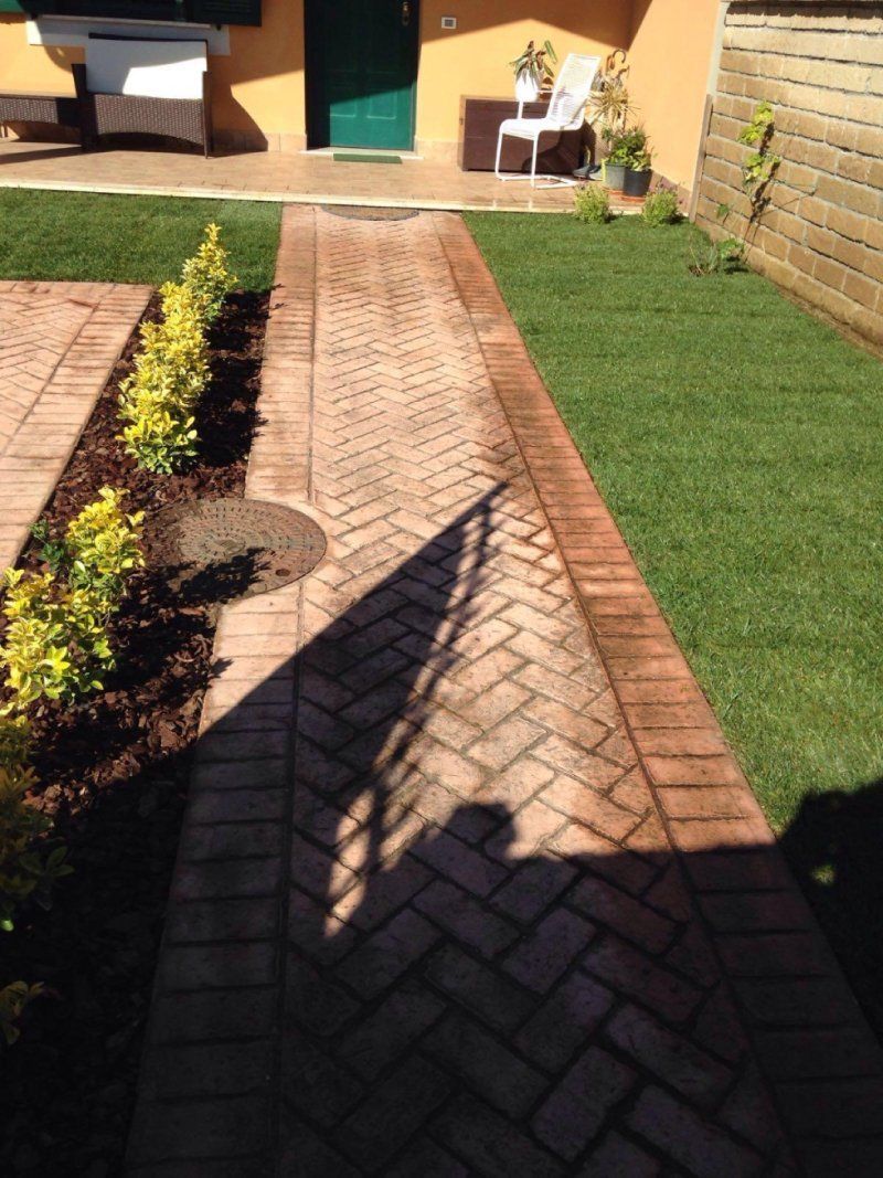 vialetto in un giardino privato