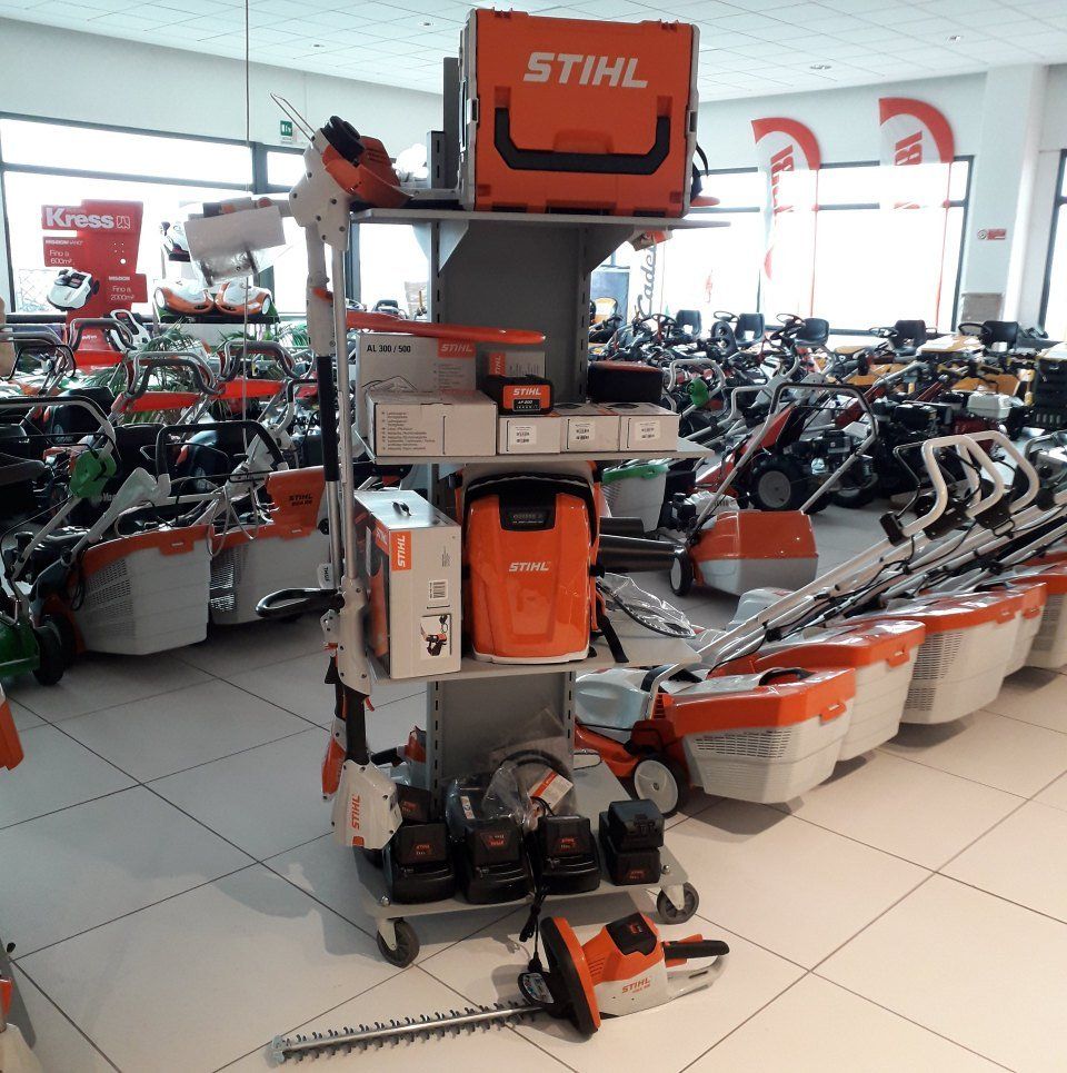 esposizione prodotti Stihl