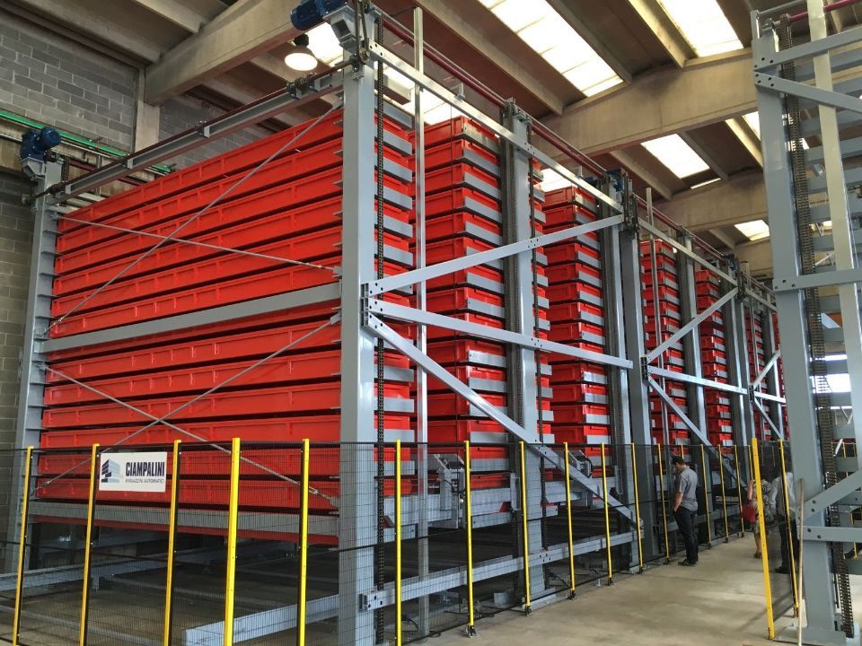 almacenamiento de materiales y perfiles