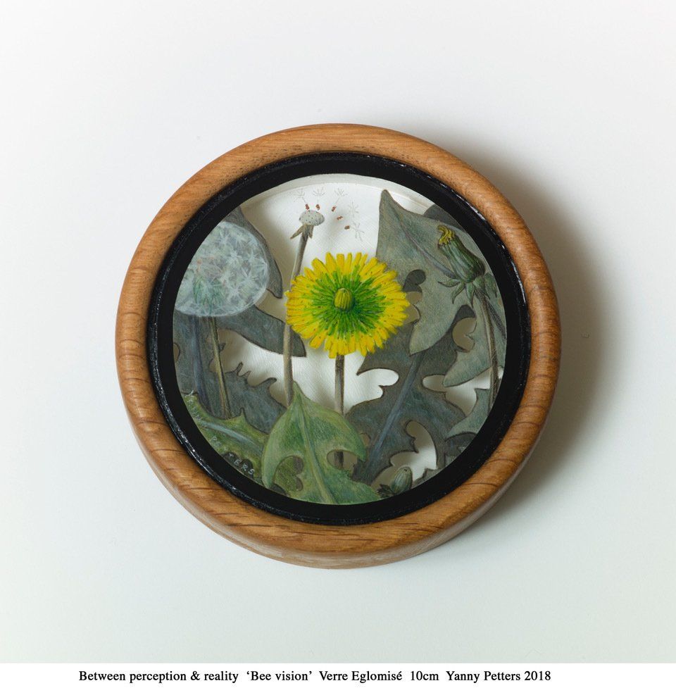 Verre églomisé of Bee Vision by Yanny Petters at VUE Art Fair