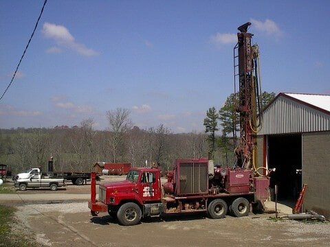 well drilling rig - McArthur, OH well drilling rig - McArthur, OH