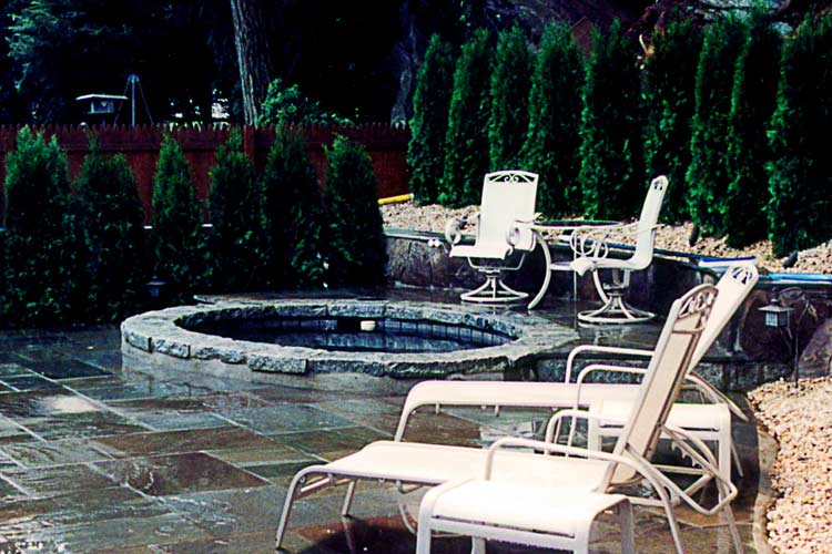 Small Ciruclar Pool — Thornwood, NY — Harry Hudd Architectural Landscapes