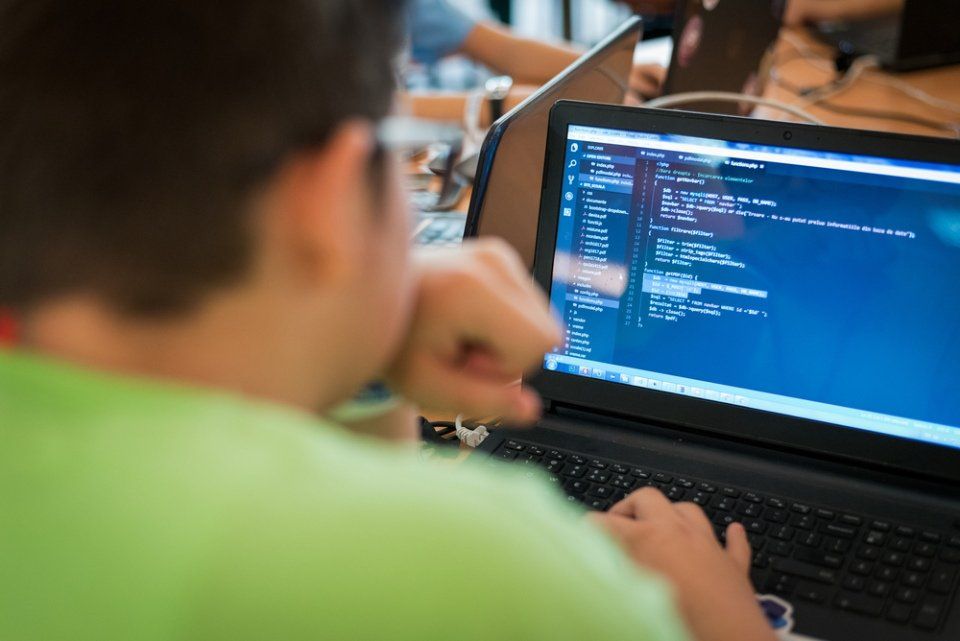 Studente al computer