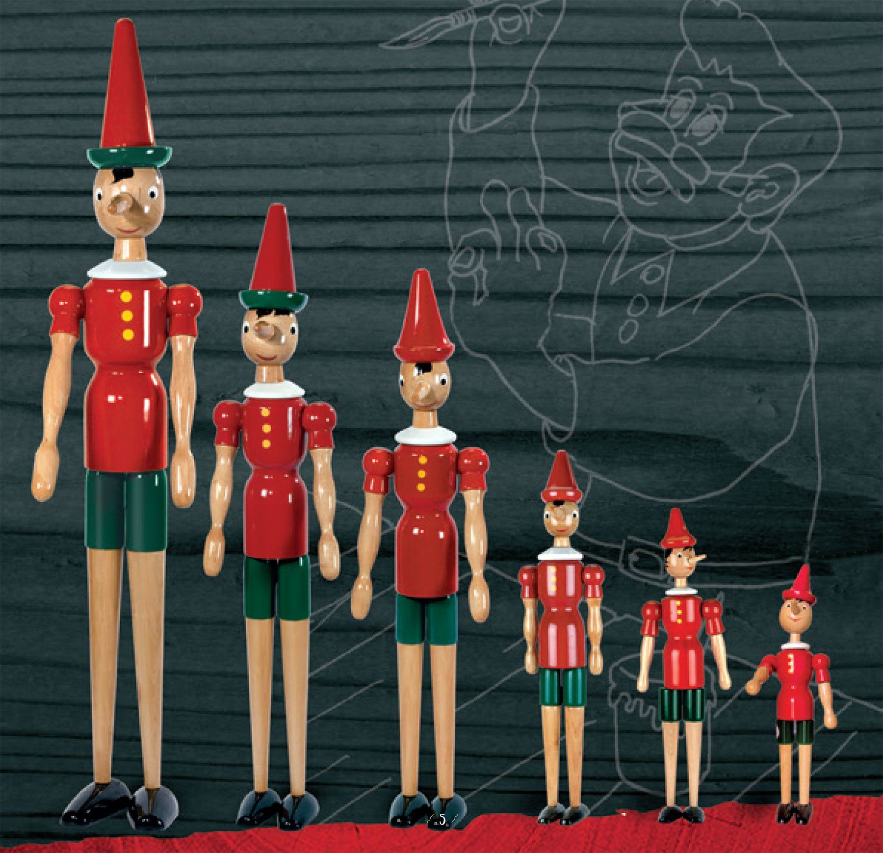 Wooden Pinocchio puppets in various sizes