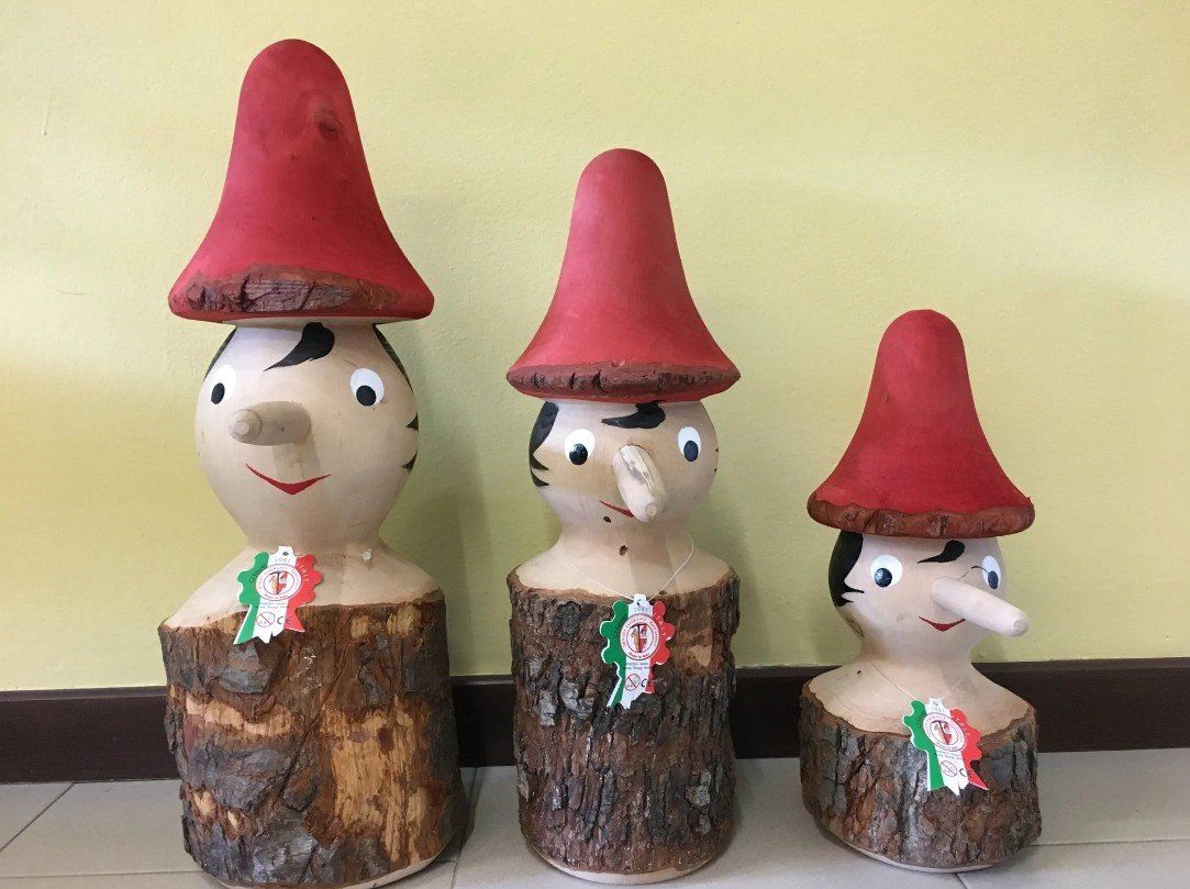 Wooden Pinocchio bark line