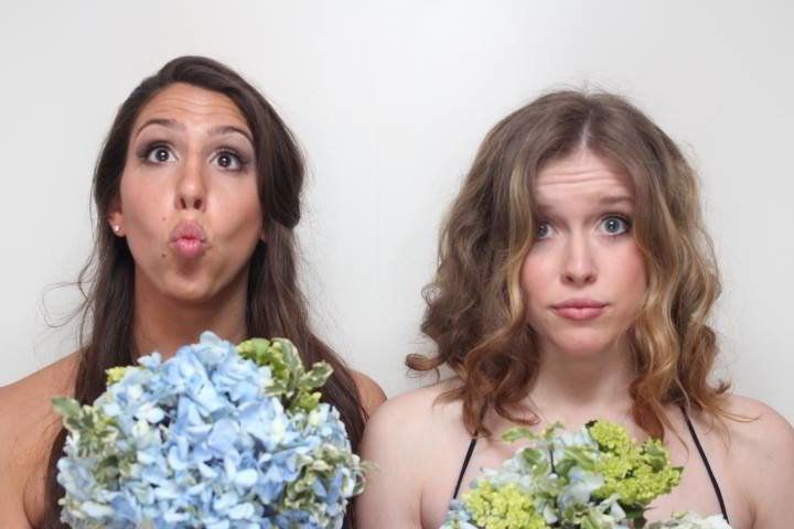 4 flashes photo booth faq