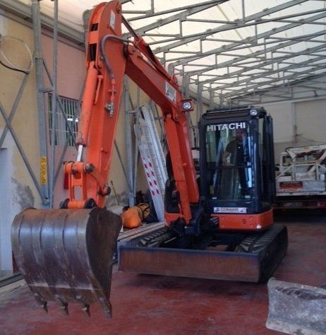 maxi escavatore con braccio pneumatico