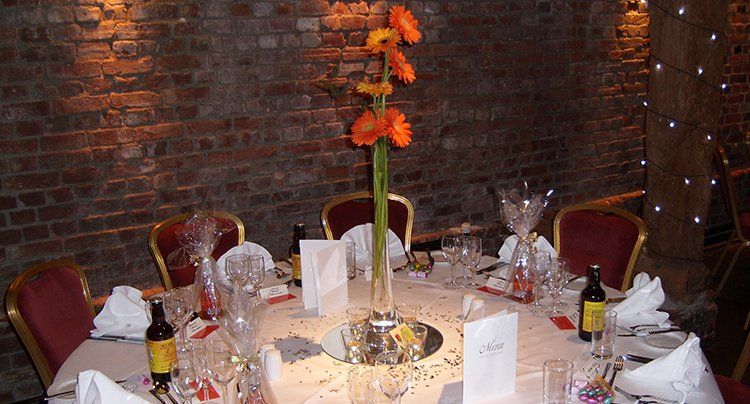 Cooling Castle wedding flowers 1