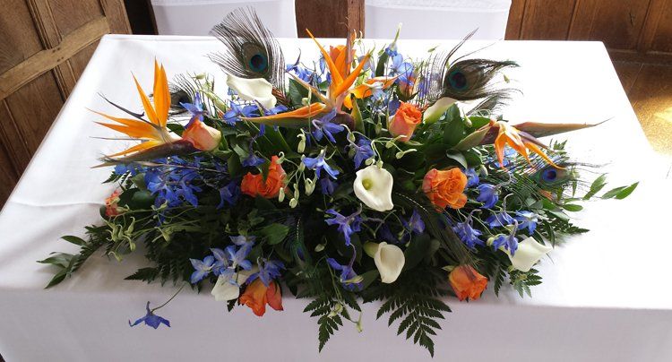 Cooling Castle wedding flowers 7
