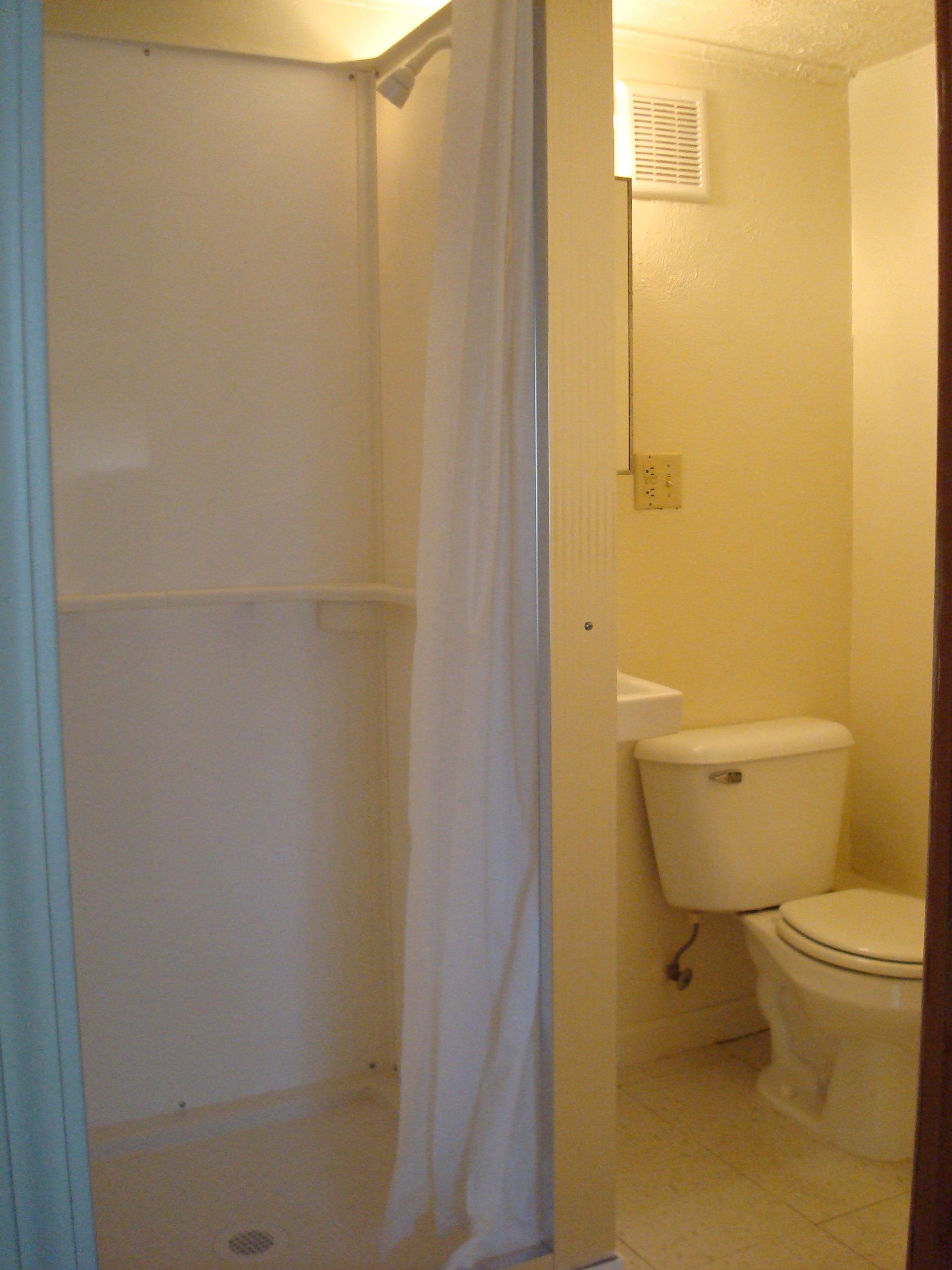 Coconut Grove Unit D Bathroom