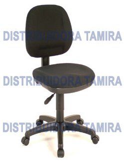 Silla de oficina negra con asiento redondo y base de cinco ruedas.