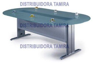 Mesa de conferencias ovalada con tapa de cristal y base de metal plateado, de la marca