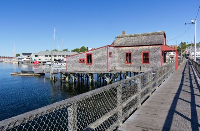 Historic Foot Bridge House