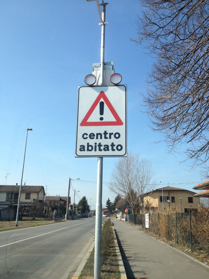 segnali stradali luminosi
