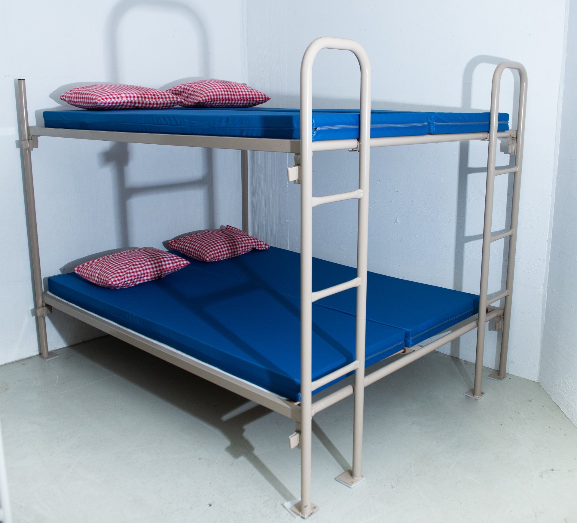 Lattenbett, Mengeu AG