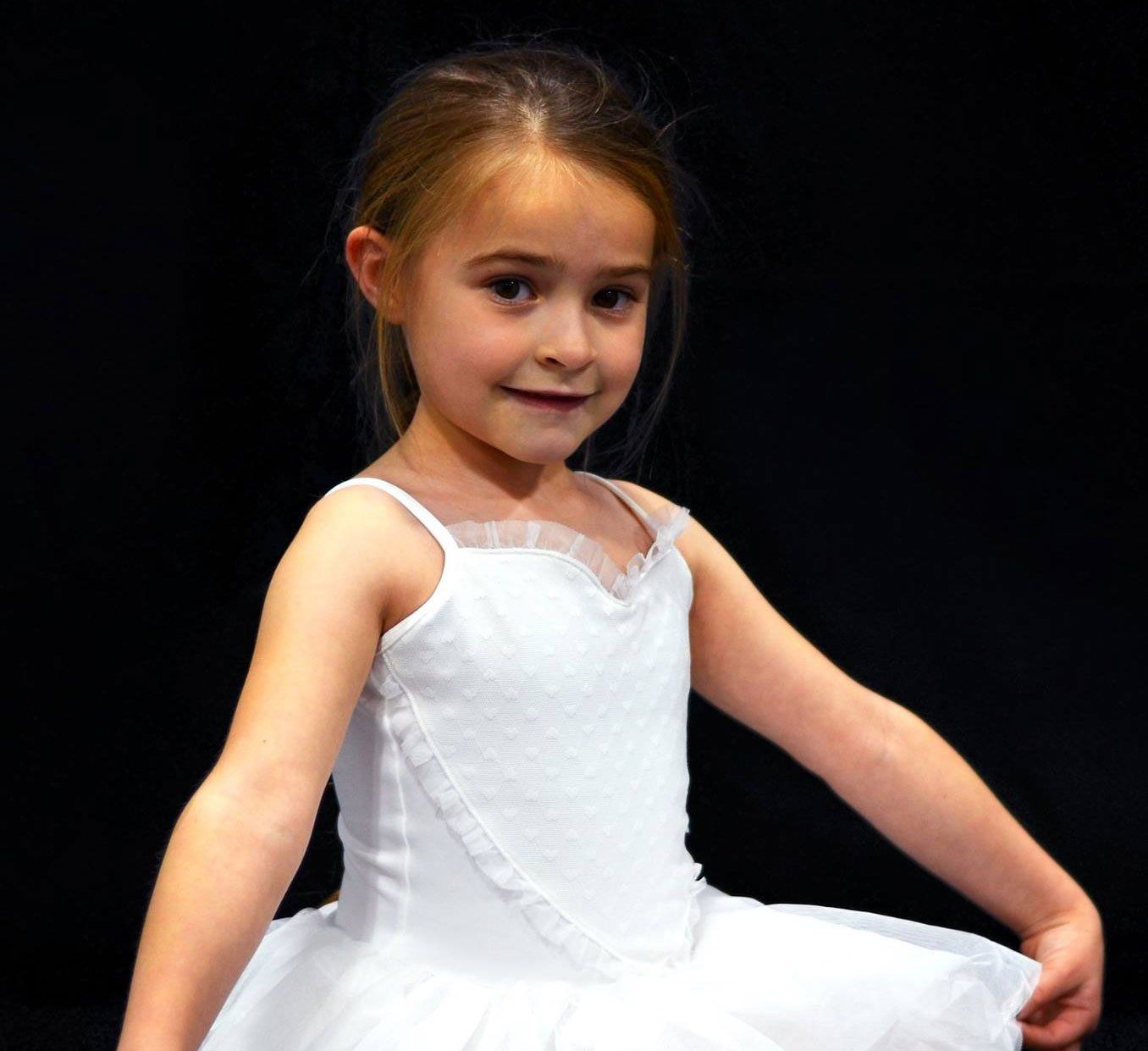 dance performer example 2