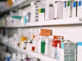 farmaci sugli scaffali