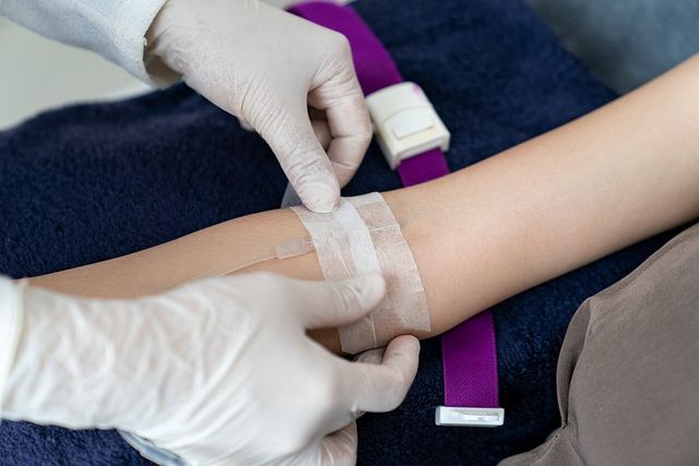 woman having a dextrose