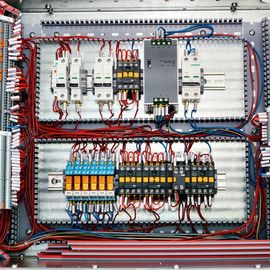 Sistema elettrico di controllo di energia elettrica