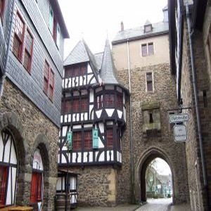 MÜNGSTEN-BURG
