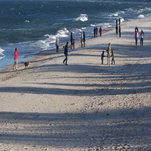 Menschenmenge am Meer