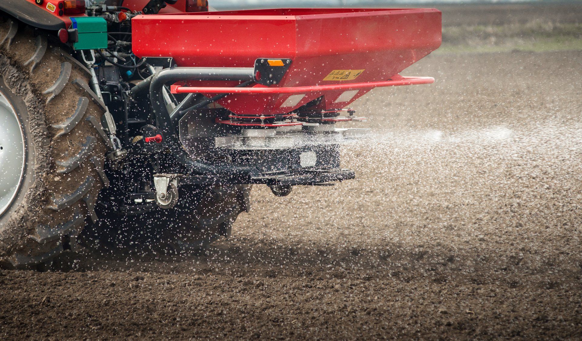 Spraying_Fertilizer_TPSL