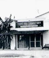 A black and white photo of the texas cell laboratory.