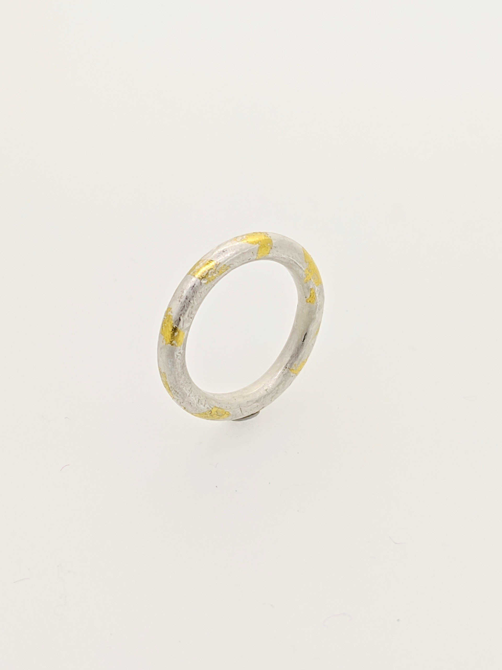 Sculptural ring with 24ct gold Keum boo