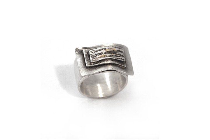 Fine silver ring, oxidised with 24 ct gold Keum boo
