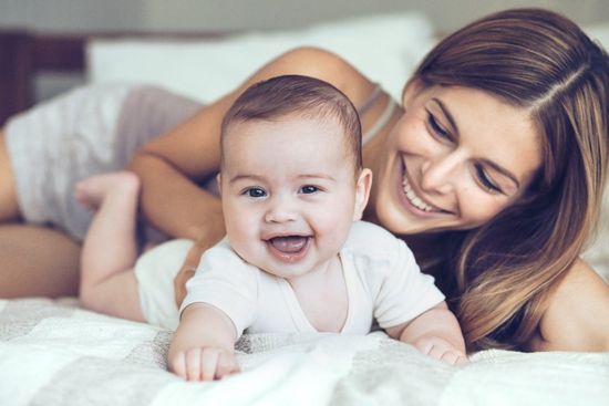 Donna e neonato