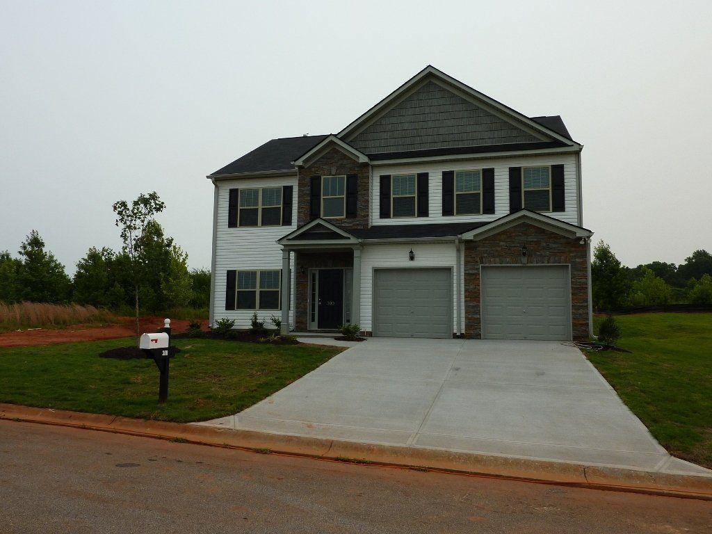 4 BR / 3 Bth 2-story home in wonderful location. Features 9ft / trey ceilings, granite countertops, MBR on 2nd, hardwoods, etc. Community has pool, sidewalks, and lights.