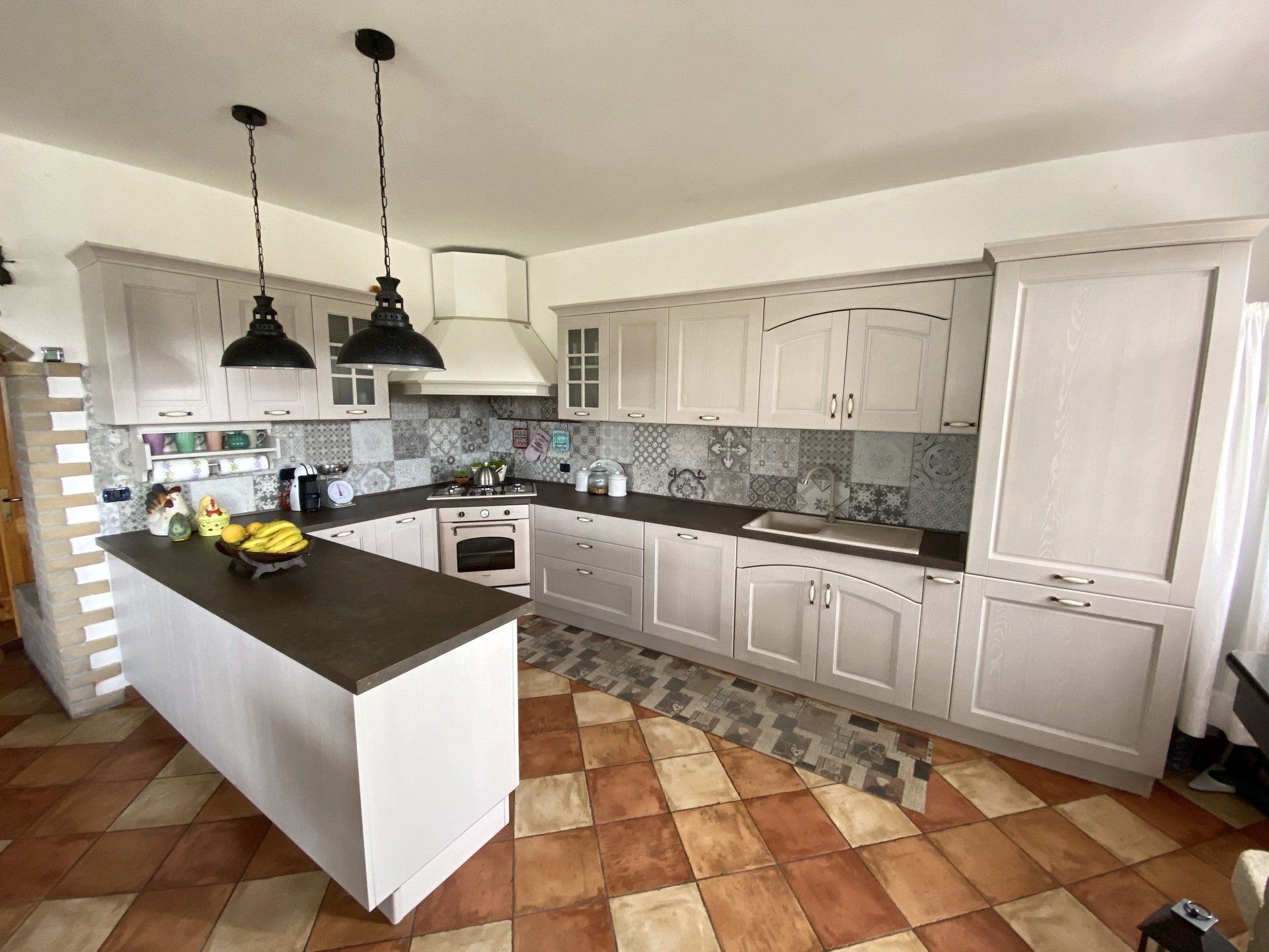 cucina con bancone