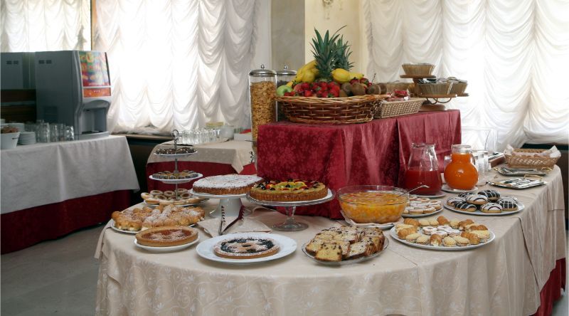 buffet breakfast