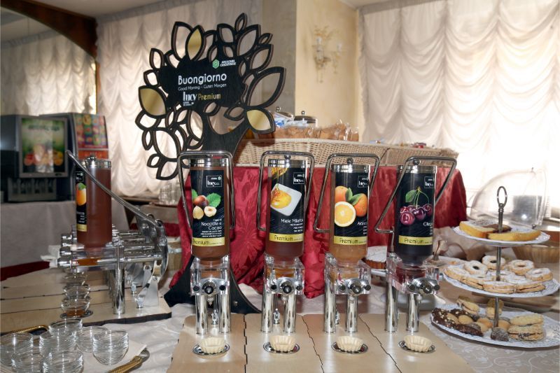 buffet breakfast service