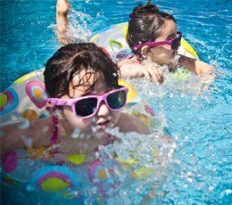 kids swimming