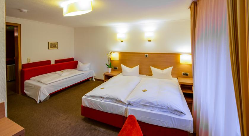 Betten im Zimmer vom Hotel und Restaurant Fährhaus Ziehl