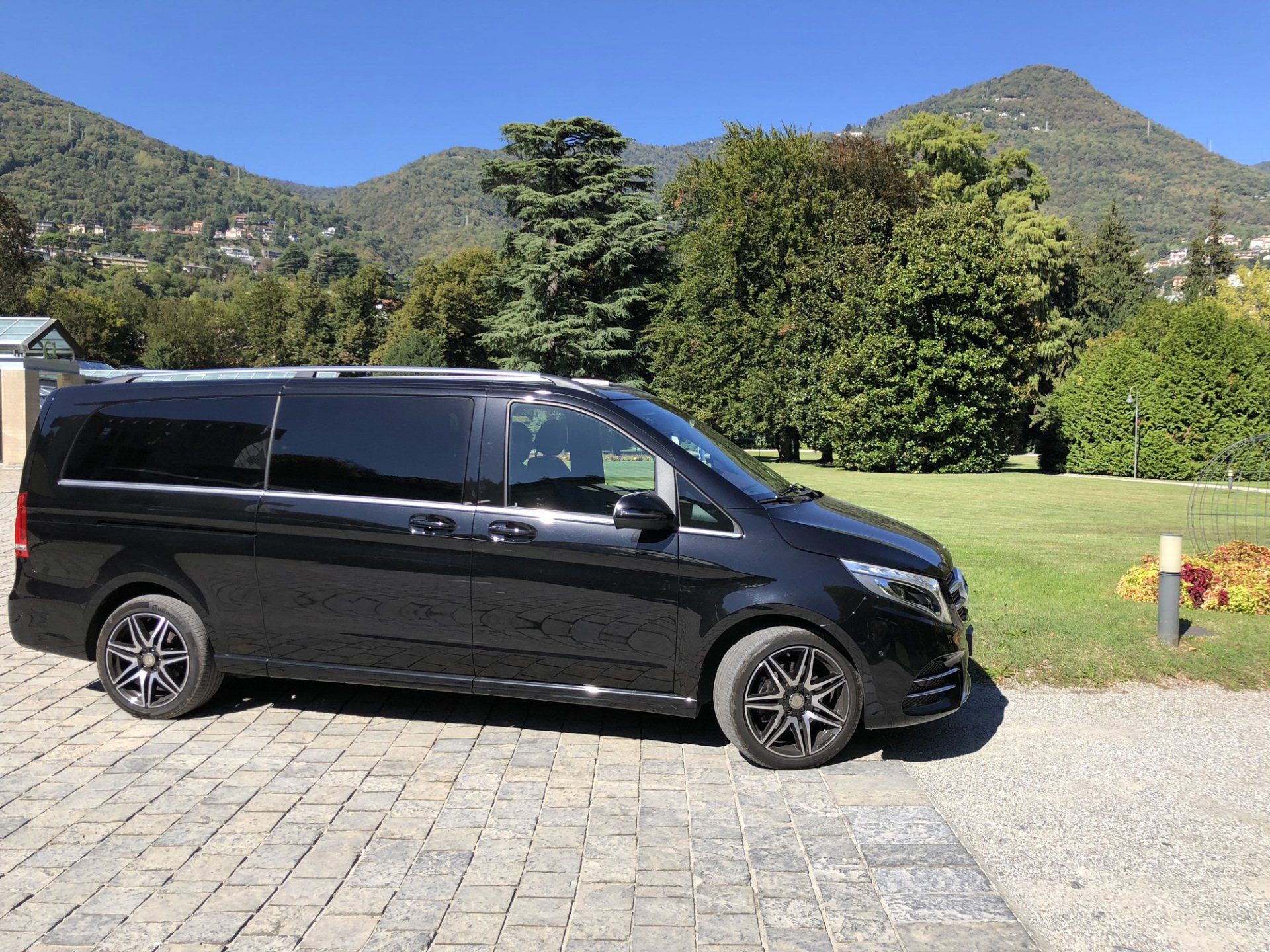 noleggio auto in riva al lago di Como