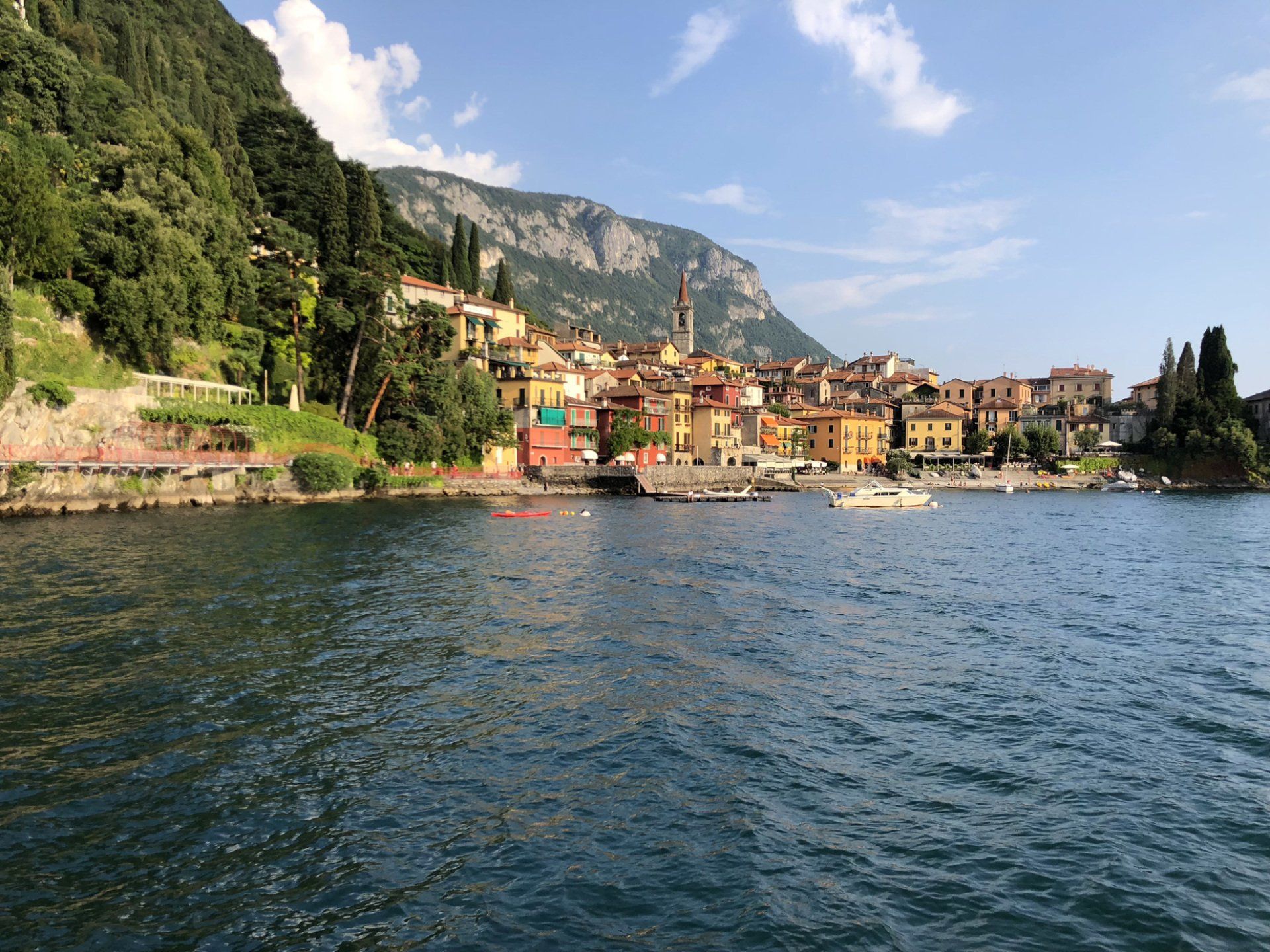 car rental on the lakeside of Lake Como