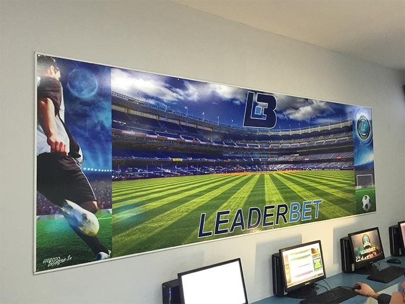Poster con un campo da calcio
