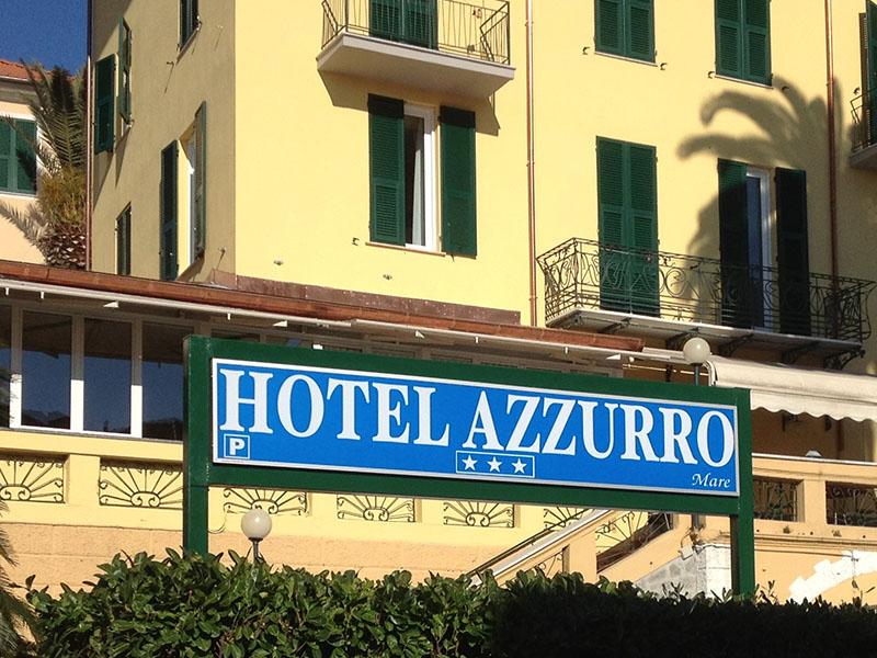 Insegna di un hotel