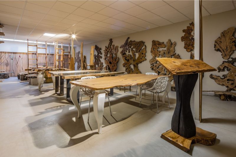 Realizzazione di complementi d'arredo in legno di ulivo