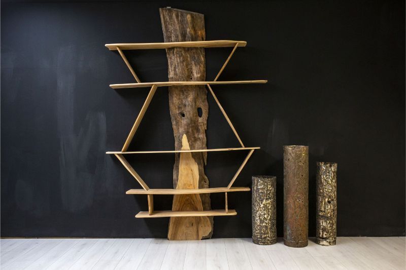Libreria in legno di ulivo personalizzata