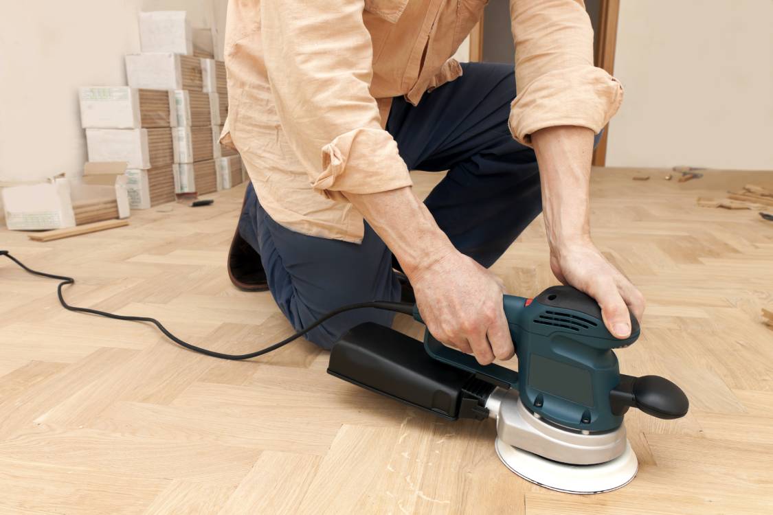 levigatura per il recupero del parquet
