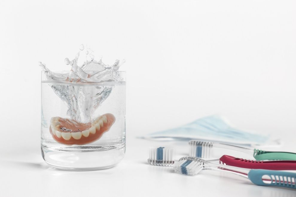 Donna sorridente dal dentista