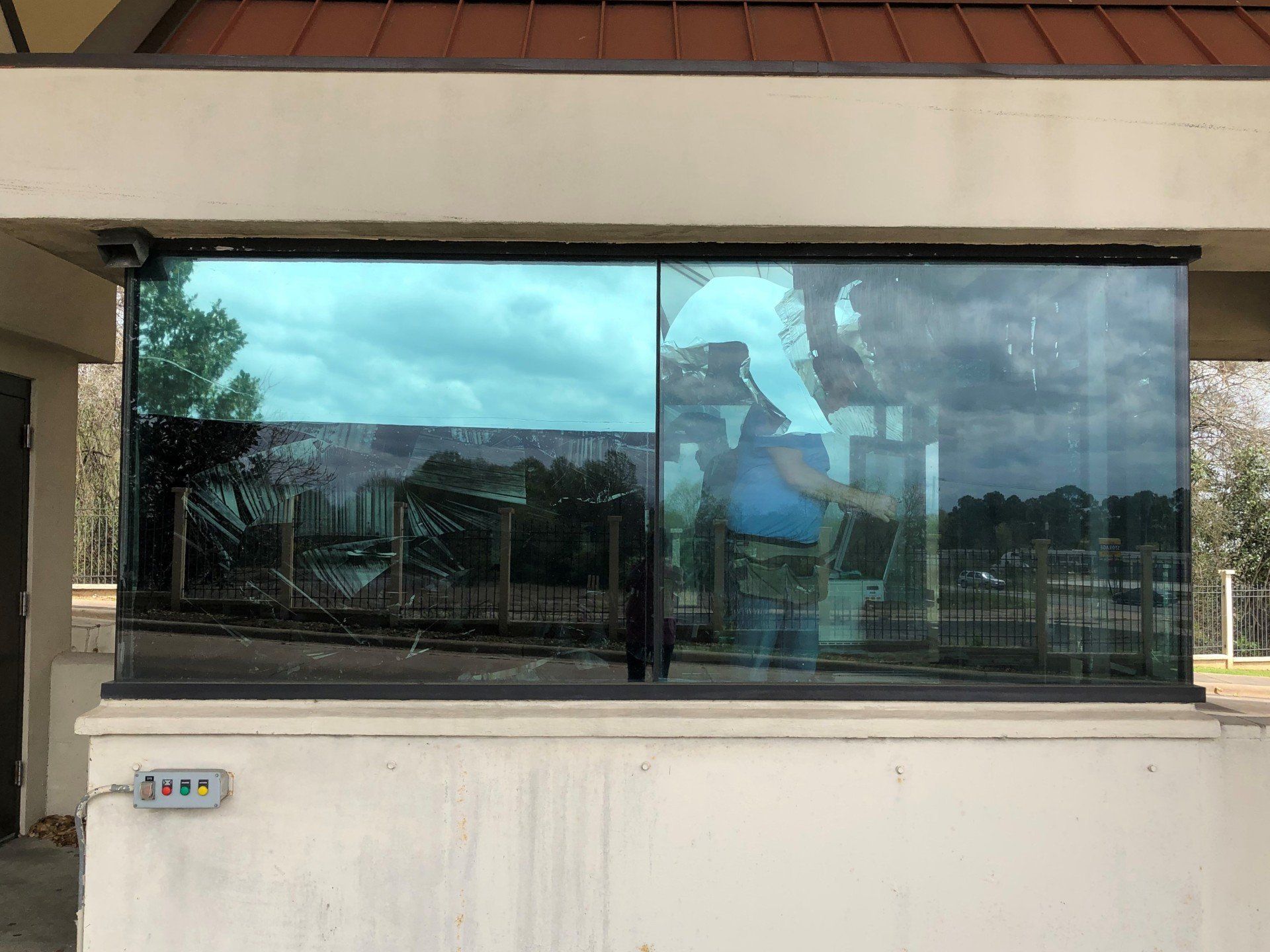 Professional generic Tint removal and quality Architectural Tint replacement - Business Tinting Montgomery, AL