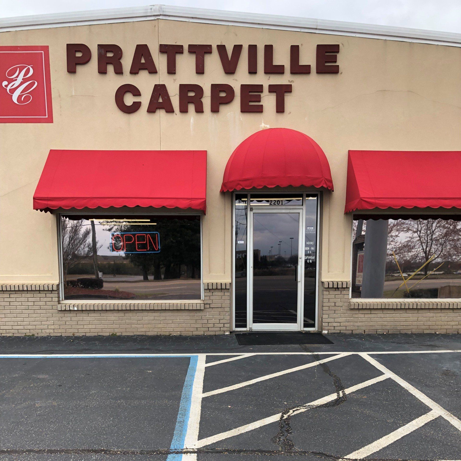 Click to see video on Youtube of SPF Tint installation at Prattville Carpet on 1.14.2019 Professional tinted storefront windows at Prattville Carpet - Business tint installation 1.14.2019 in Prattville, AL