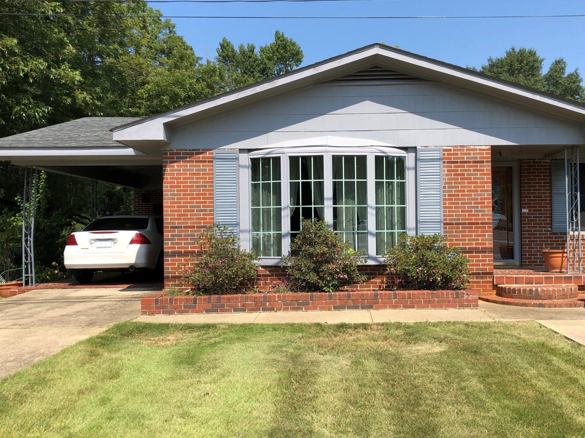 clear window tinting service for home bay windows in Auburn AL - UV Rays Blocked along with half the heat and bright Sun glare entering bay windows. After SPF Crystal Clear Home Tint in Auburn AL