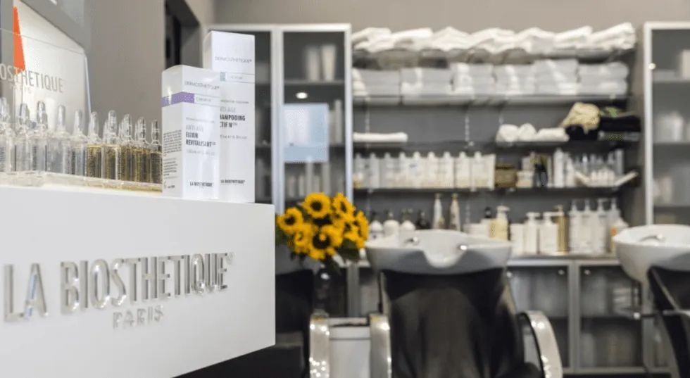 Interni del salone di bellezza a Bologna