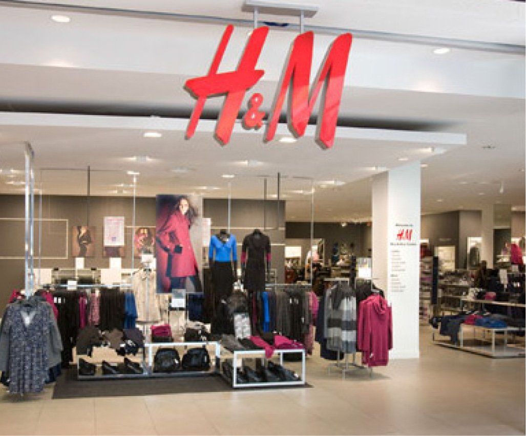 vetrina h&m con logo