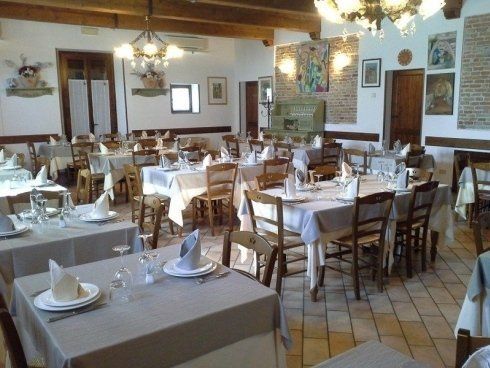 sala del ristorante marchigiano